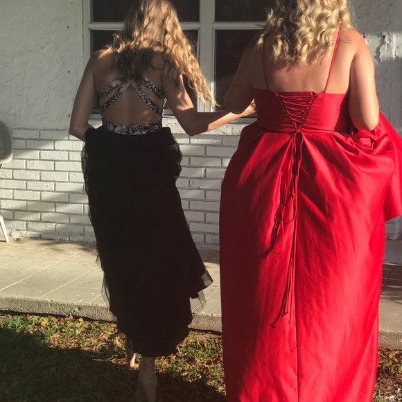 Red prom dress - Picture 2 of 6